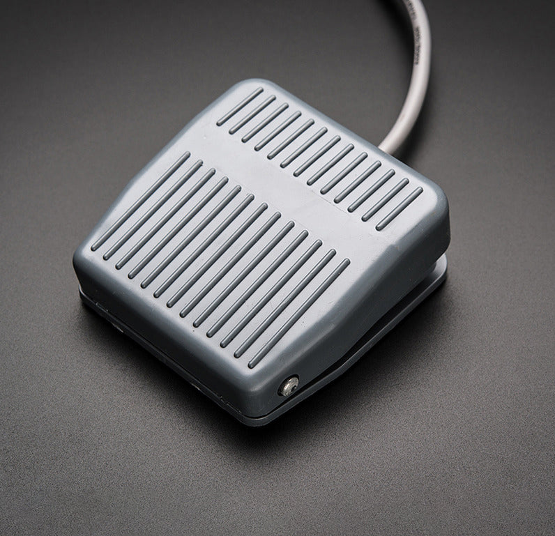 ADAFRUIT Foot Switch