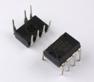 STRA6252 Universal Input 15W 50kHz Flyback Switching Regulator, 7-Pin DIP