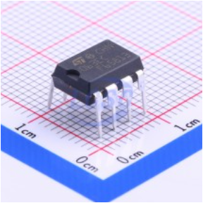 Step-Up, Step-Down Positive or Negative Adjustable 1 1.5A (Switch) 100kHz DIP-8 DC-DC Converters RoHS